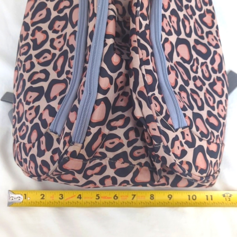 🌿LEOPARD PRINT BACKPACK🌿 - Picture 13 of 14